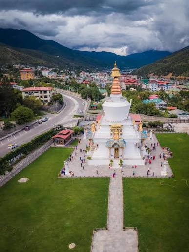 BHUTAN, UNRUSHED